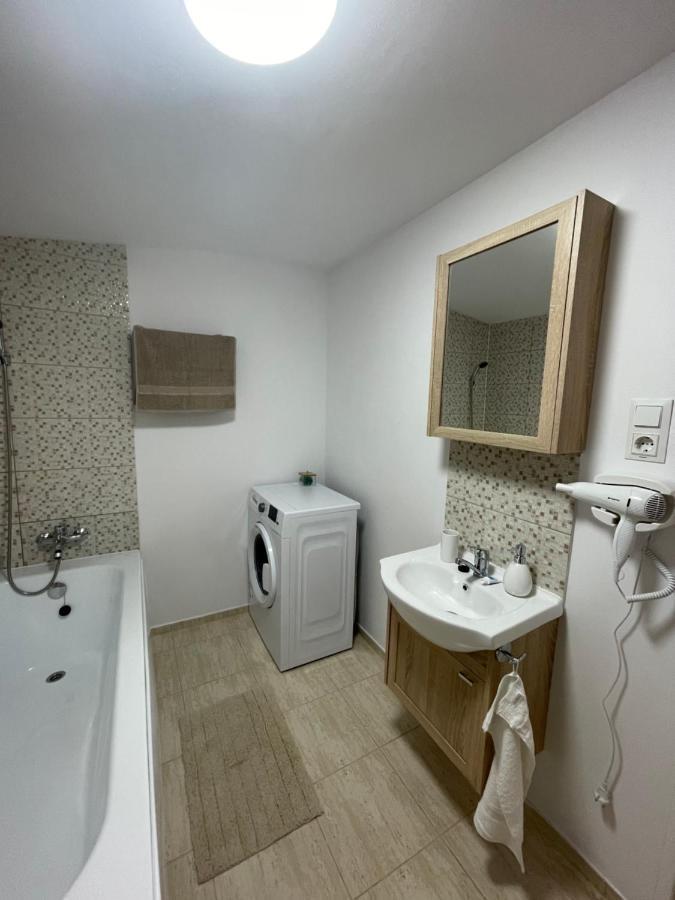 Jokai Apartments Nr7, Code Entry Sfântu-Gheorghe Eksteriør billede
