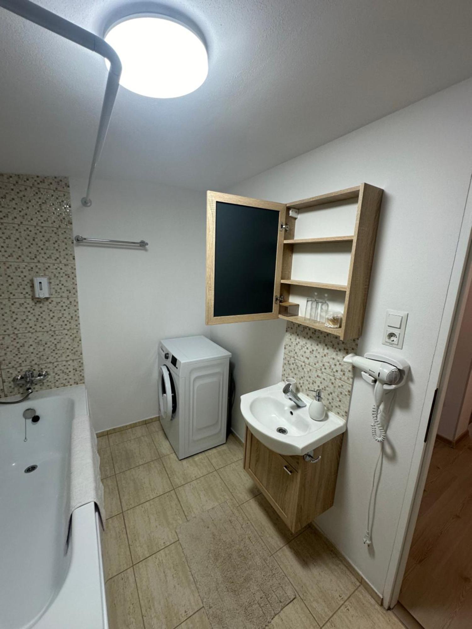 Jokai Apartments Nr7, Code Entry Sfântu-Gheorghe Eksteriør billede